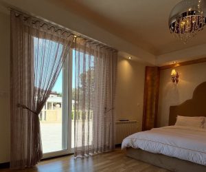 پرده دانتل کتانی مدل مینیمال رنگ نسکافه ای